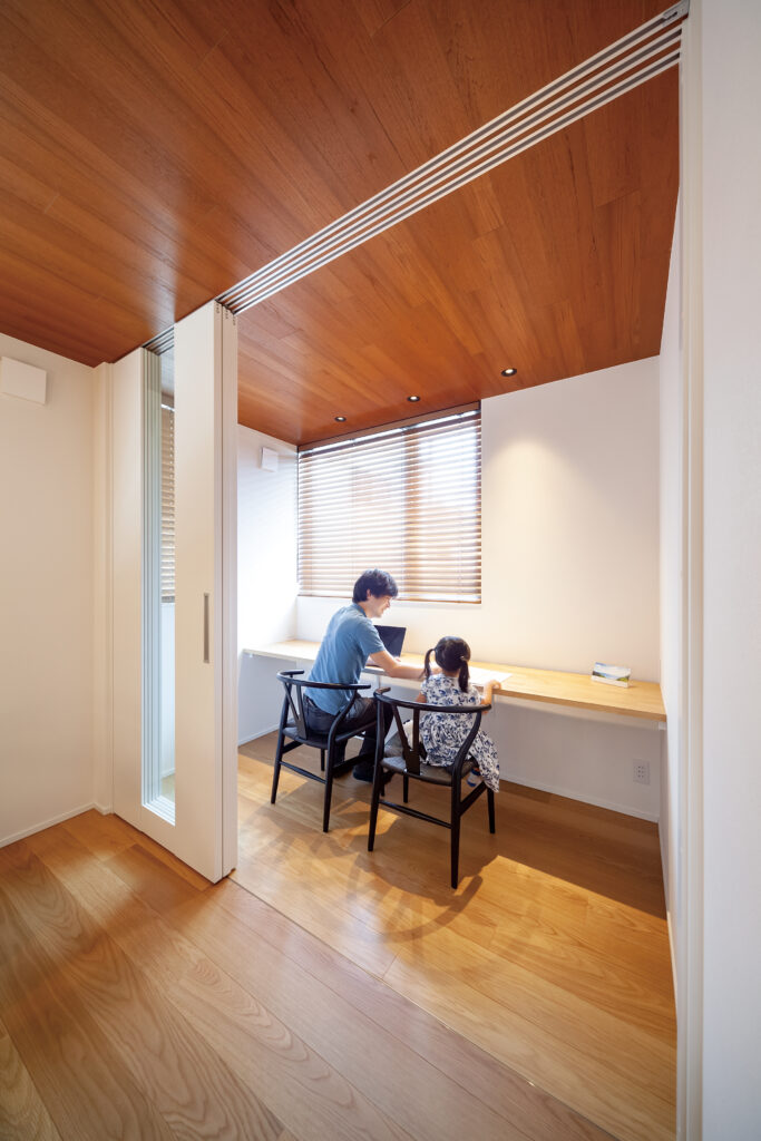 天井板張り×ワークスペース