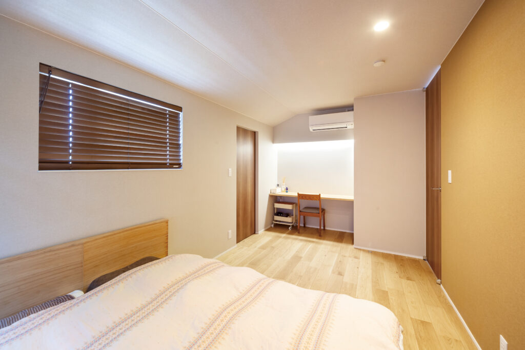 ワークスぺースのある主寝室