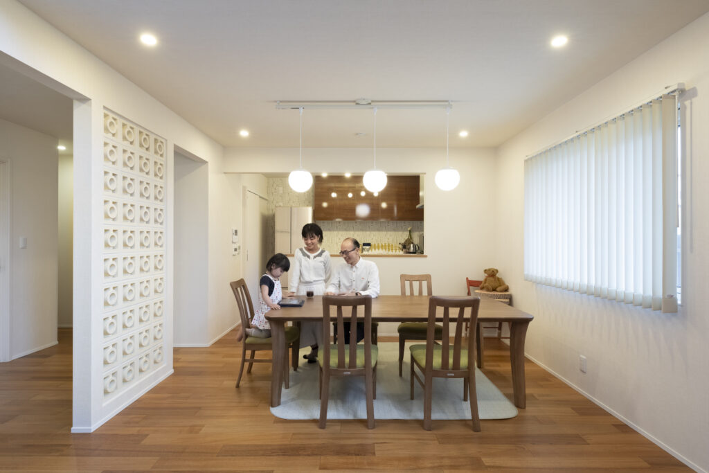 真冬でも薄着で大丈夫という快適さ！どこにいても居心地のよい家が生まれました。