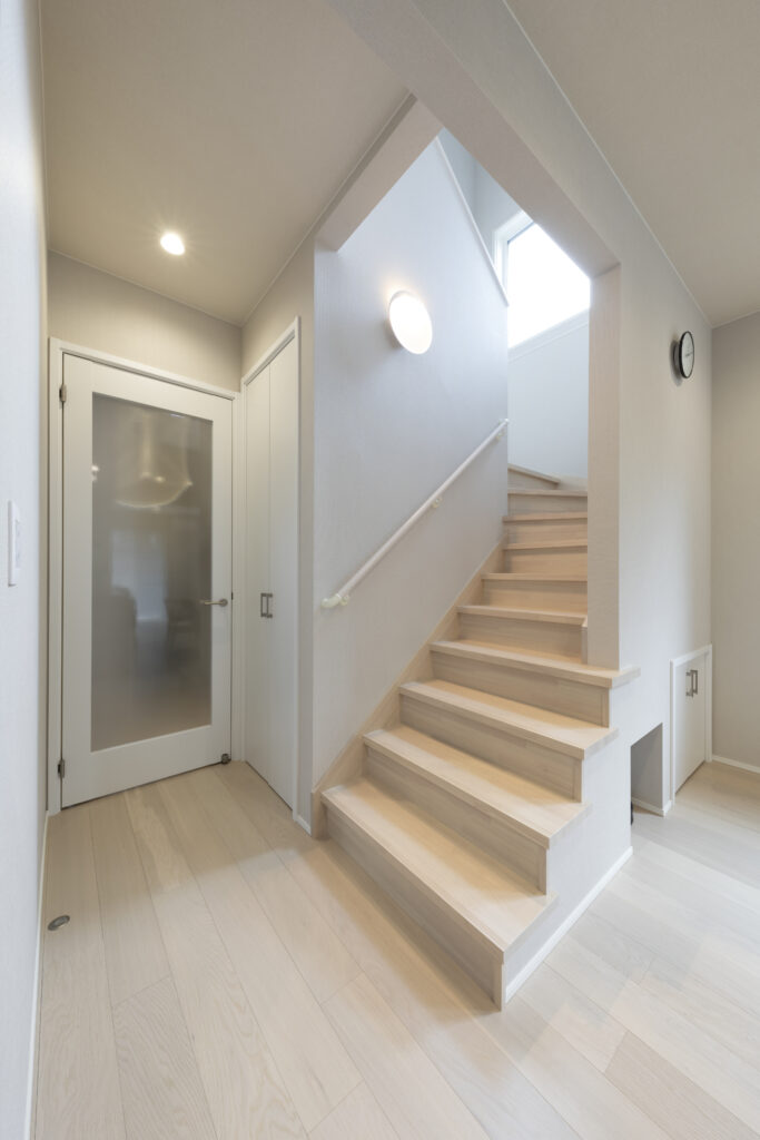 ホワイトオークの階段