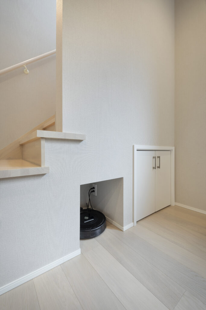 ルンバ基地　階段下